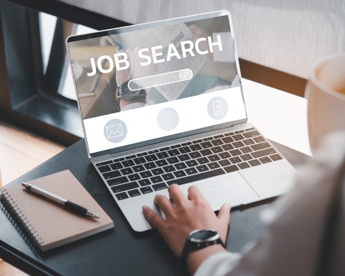 LinkedIn'de işe alım uzmanlarının dikkatini çekmenin dört yolu
