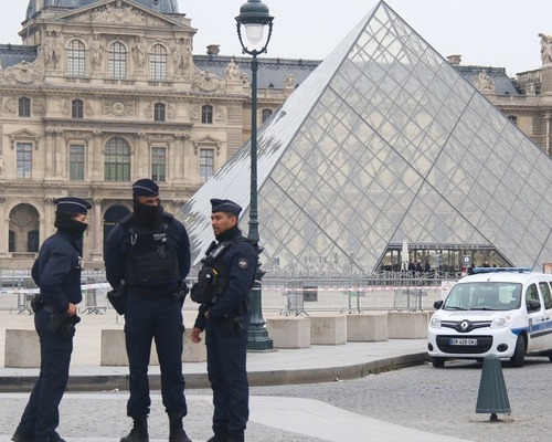 Louvre Müzesi hırsızları nasıl yakalandı?