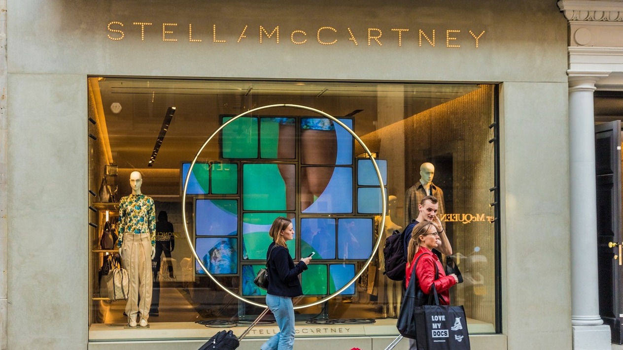 LVMH düşüşün ardından Stella McCartney hisselerini kurucusuna satıyor