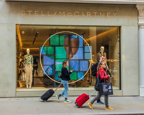 LVMH düşüşün ardından Stella McCartney hisselerini kurucusuna satıyor