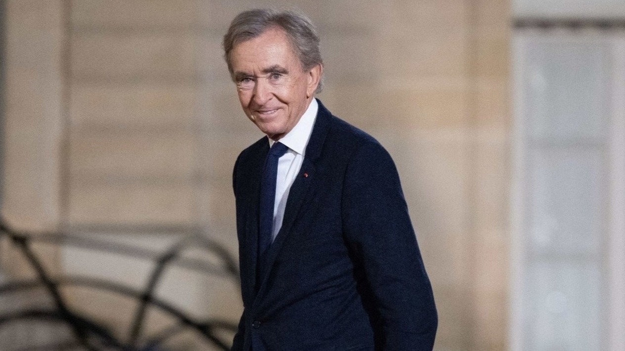 LVMH’nin gelirleri düştü: Bernard Arnault’un serveti 50 milyar dolar azaldı