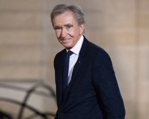 LVMH’nin gelirleri düştü: Bernard Arnault’un serveti 50 milyar dolar azaldı
