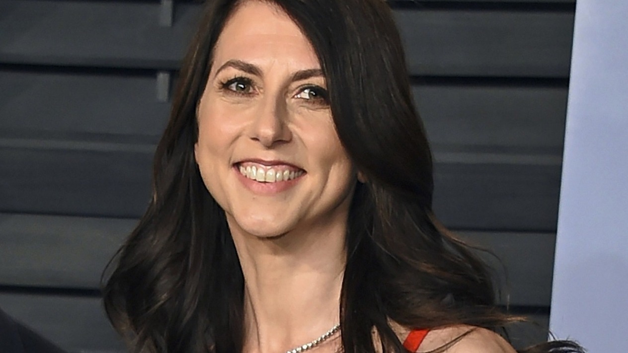 MacKenzie Scott bu yıl bir milyar dolar bağış yaptı