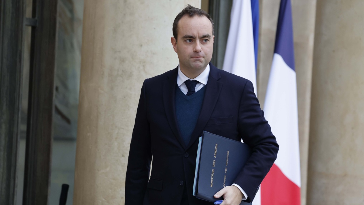 Macron hükümet kurma görevini Sebastie Lecornu'ya verdi