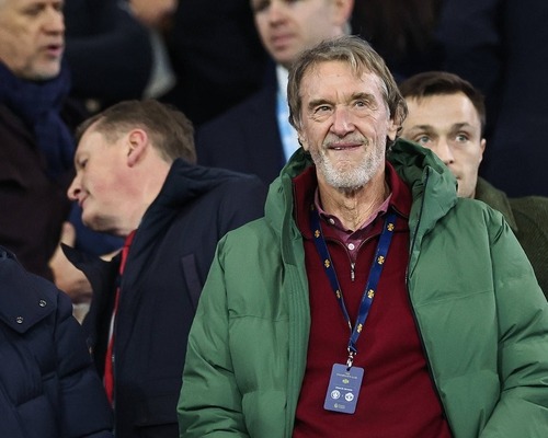 Manchester United 200 kişiyi işten çıkarmayı planlıyor