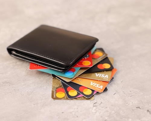 Mastercard ve Visa, OnlyFans'taki yasa dışı içerikle bağlantılı ödeme iddialarıyla karşı karşıya