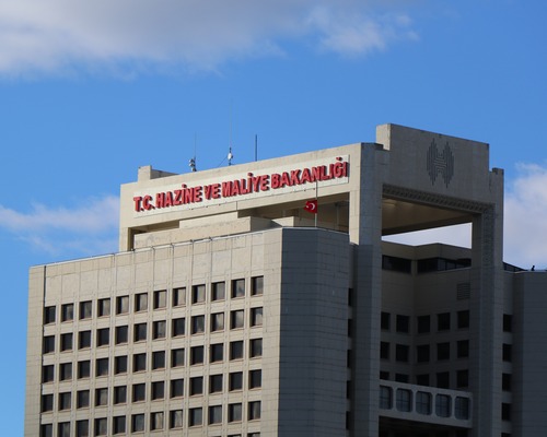 Mayıs ayında bütçe fazla verdi, yıl genelinde açık büyüyor