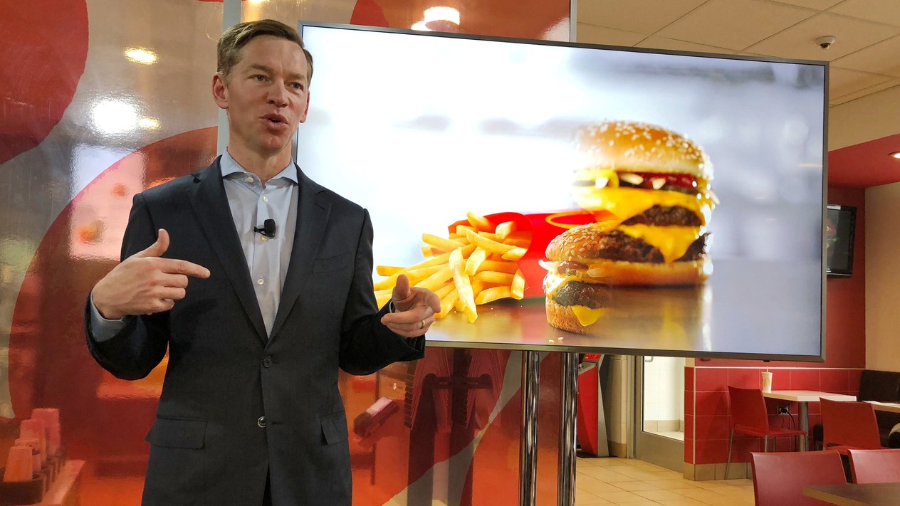 McDonald's CEO'su Kempczinski: Tüketiciler belirsizlikle boğuşuyor