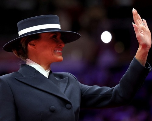 Melania Trump yemin törenindeki tasarım şapkasıyla dikkat çekti