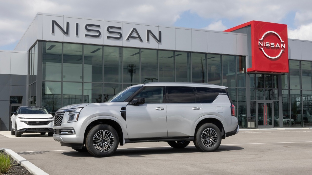 Mercedes'in satış kararı Nissan hisselerini düşürdü