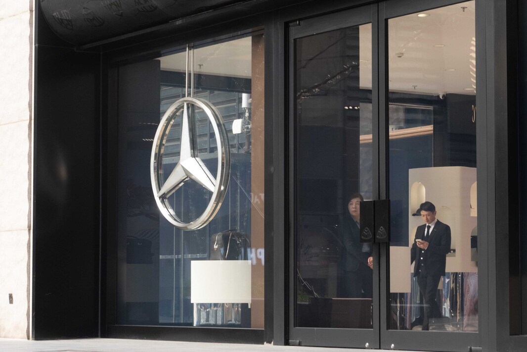 Mercedes ve Volkswagen ilk çeyrekte frene bastı