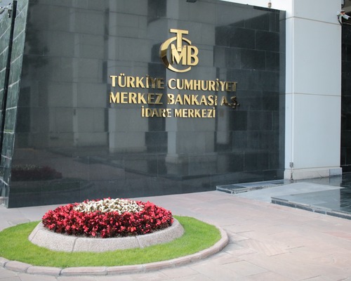 Merkez Bankası politika faizini 3 puan indirerek yüzde 43’e çekti