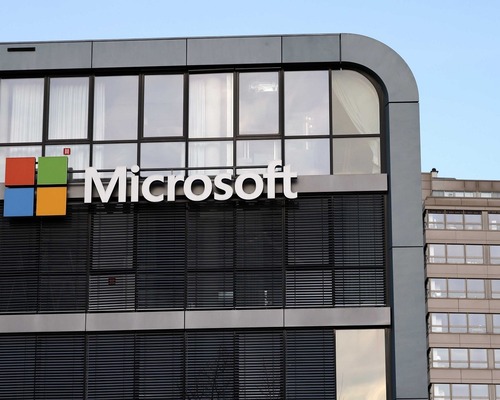 Microsoft'un yapay zeka yatırımları karbon emisyonlarını yüzde 25 artırdı