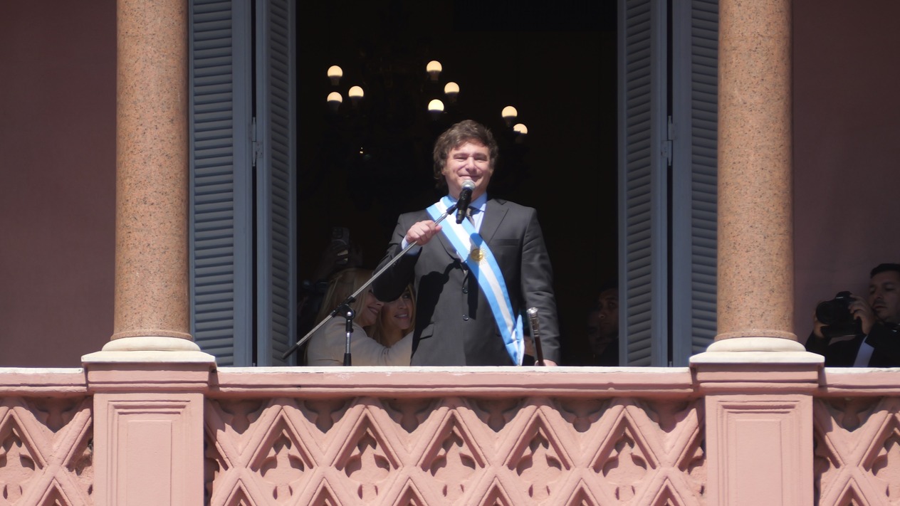 Milei için işler yolunda ama işsizlik ve yoksulluk hâlâ yakıcı gündem