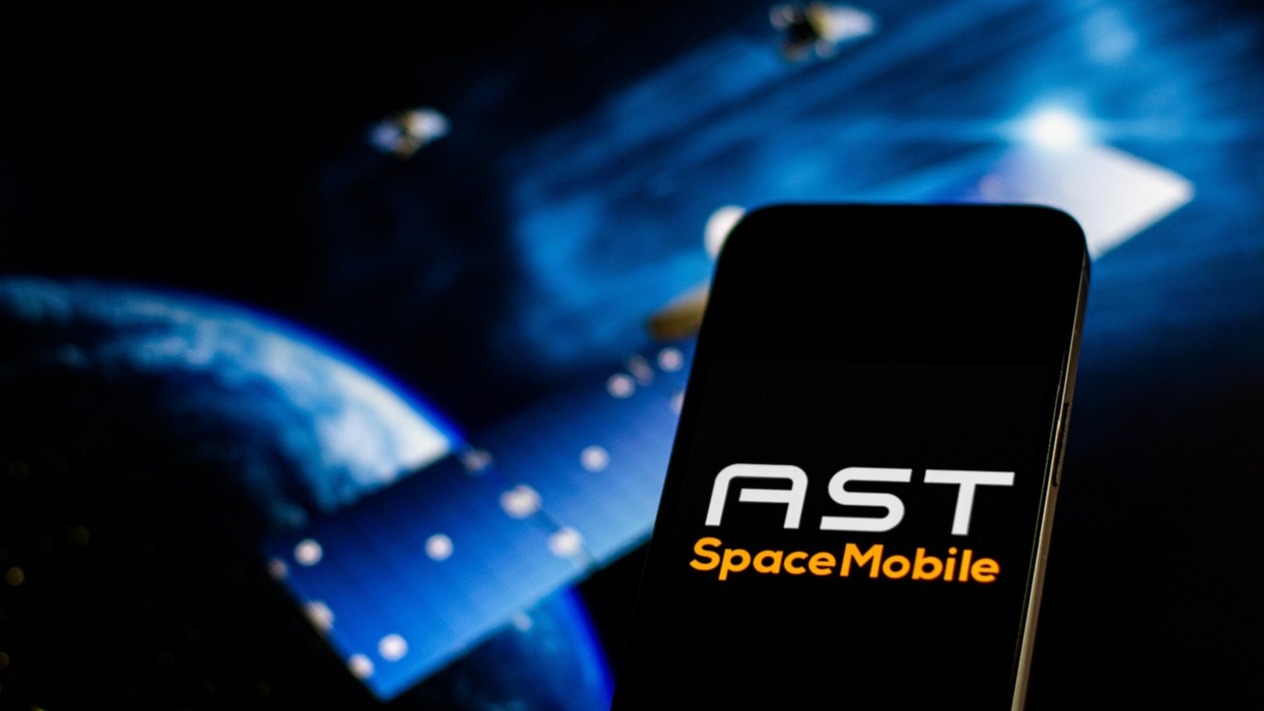 Milyarder Abel Avellan’ın SpaceX ile uydu yarışı