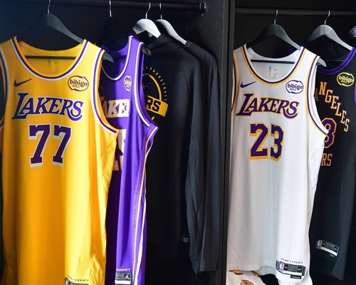 Milyarder Josh Kushner ve Disney’in eski CEO’su Bob Iger Los Angeles Lakers’ı satın alıyor