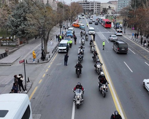 Motosiklet satışları yarıya indi