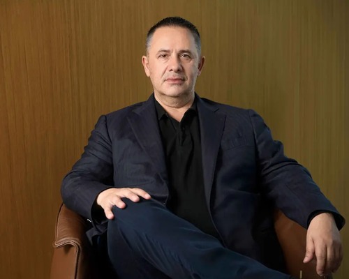 Mülteci Samir Mane nasıl Arnavutluk’un ilk milyarderi oldu?