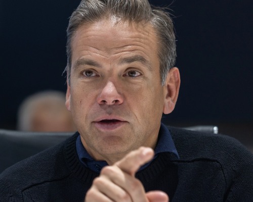 Murdoch ailesinde taht kavgası bitti