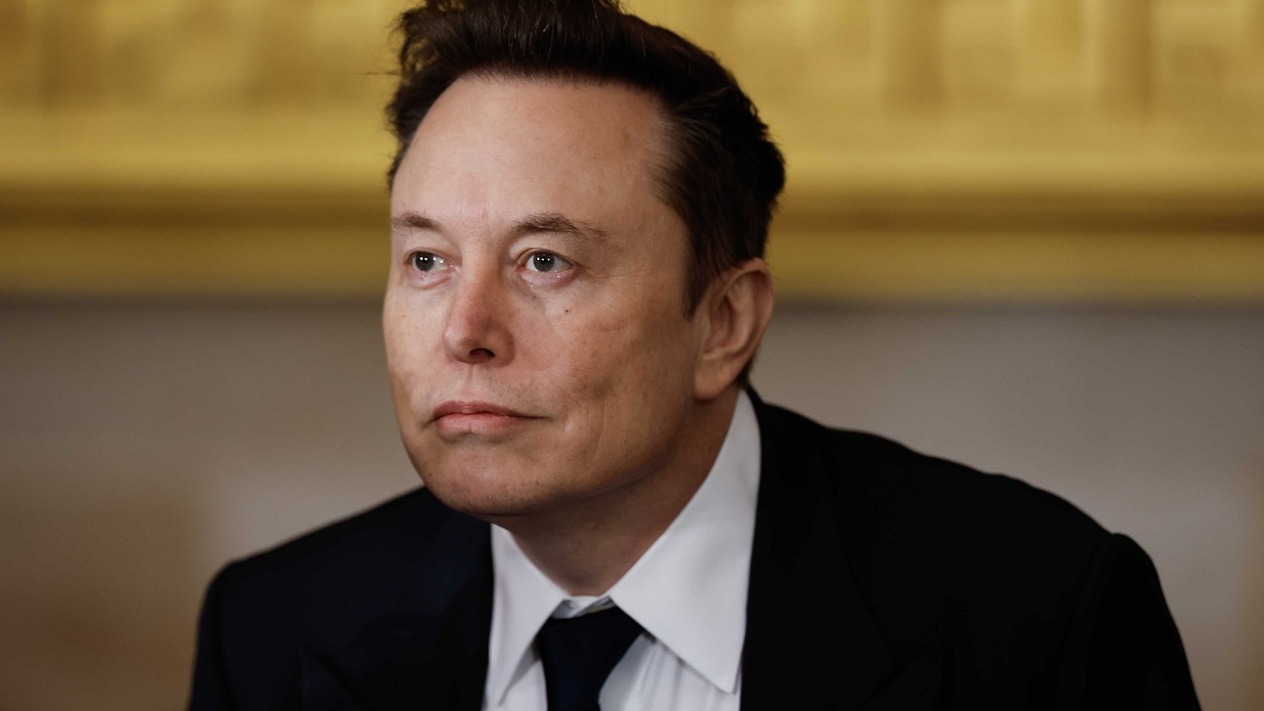 Musk 'Hitler milyonları öldürmedi' diyen bir paylaşımı retweetledi
