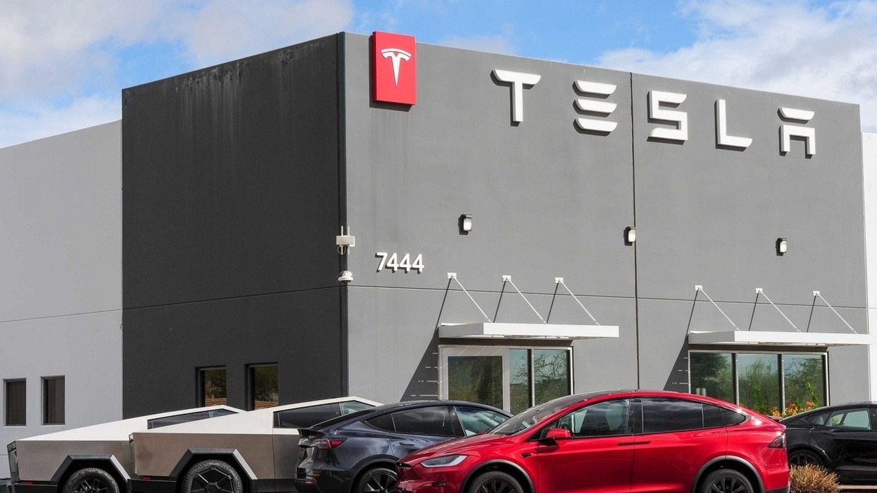 Musk’ın ödeme paketi tartışmaları Tesla hisselerini düşürdü