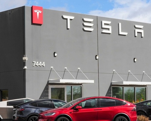 Musk’ın ödeme paketi tartışmaları Tesla hisselerini düşürdü