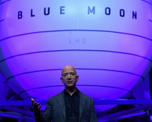  Musk’ın SpaceX’i Bezos’un Blue Origin’inden nasıl daha hızlı büyüdü?