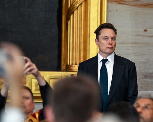  Musk Nazi selamı tartışması sonrası Almanya’nın aşırı sağcı partisinin mitingine katıldı