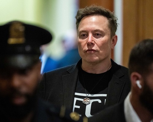 Musk’tan bir trilyon dolarlık maaş paketine karşı çıkanlara tepki