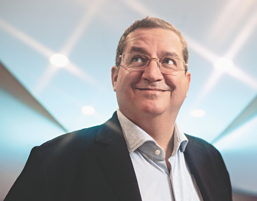 Musk ve Bezos'un uzaydaki göçmen rakibi