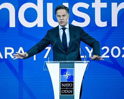 NATO zirvesinde gündem yeni dönem: ABD ve Avrupa için roller değişiyor