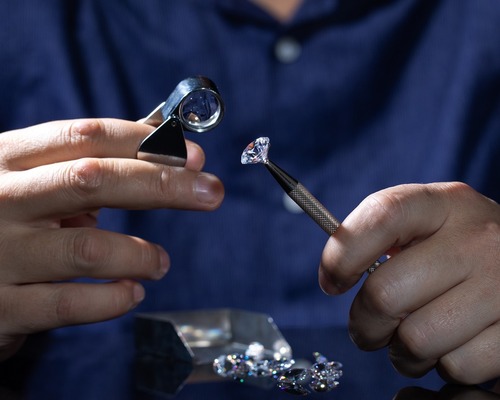 Neden elmaslar güvenli liman olarak altının yerini alamıyor?