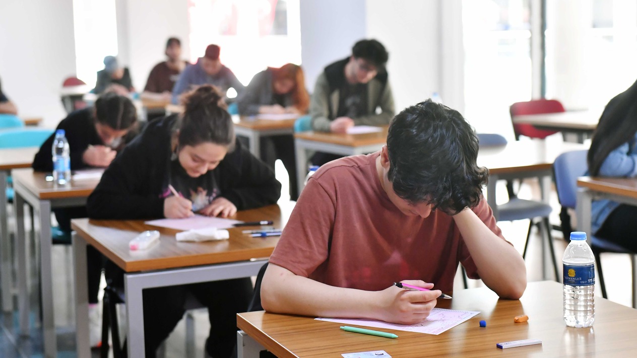 Nef Vakfı üniversite burs başvuruları başladı