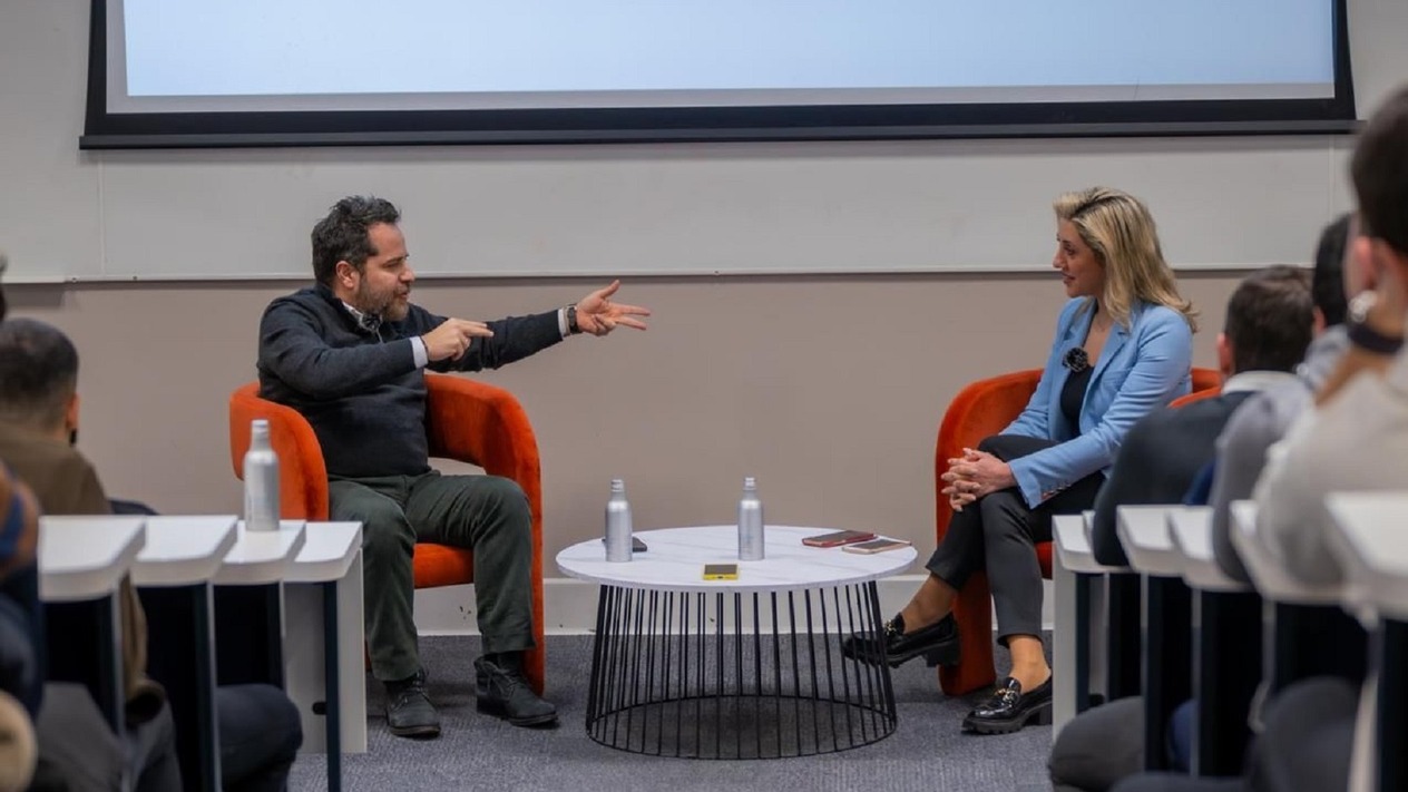 Erden Timur: Büyük hayaller değerler ve özgür düşünceyle gerçekleşir