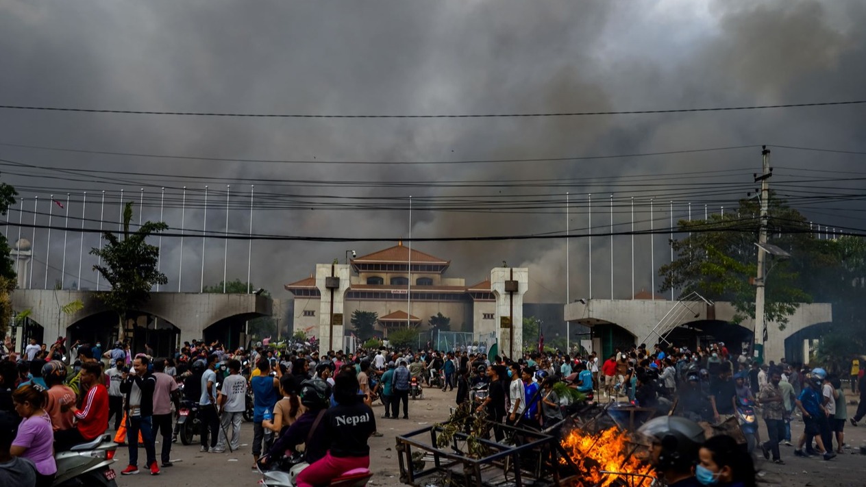 Nepal'de Z Kuşağı protestoları: Hükümet düştü, ordu sokağa indi