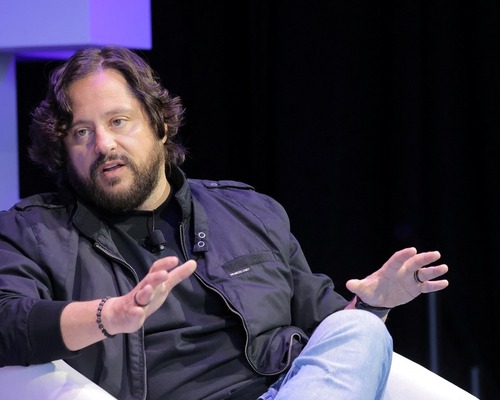 Nesli tükenen hayvanları kurtarmaya çalışan milyarder CEO