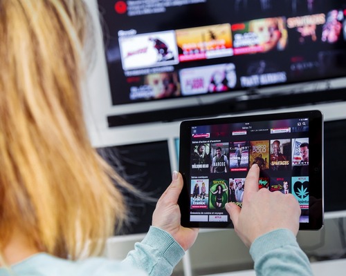 Netflix mobil uygulamasından televizyona yansıtma özelliğini kaldırdı