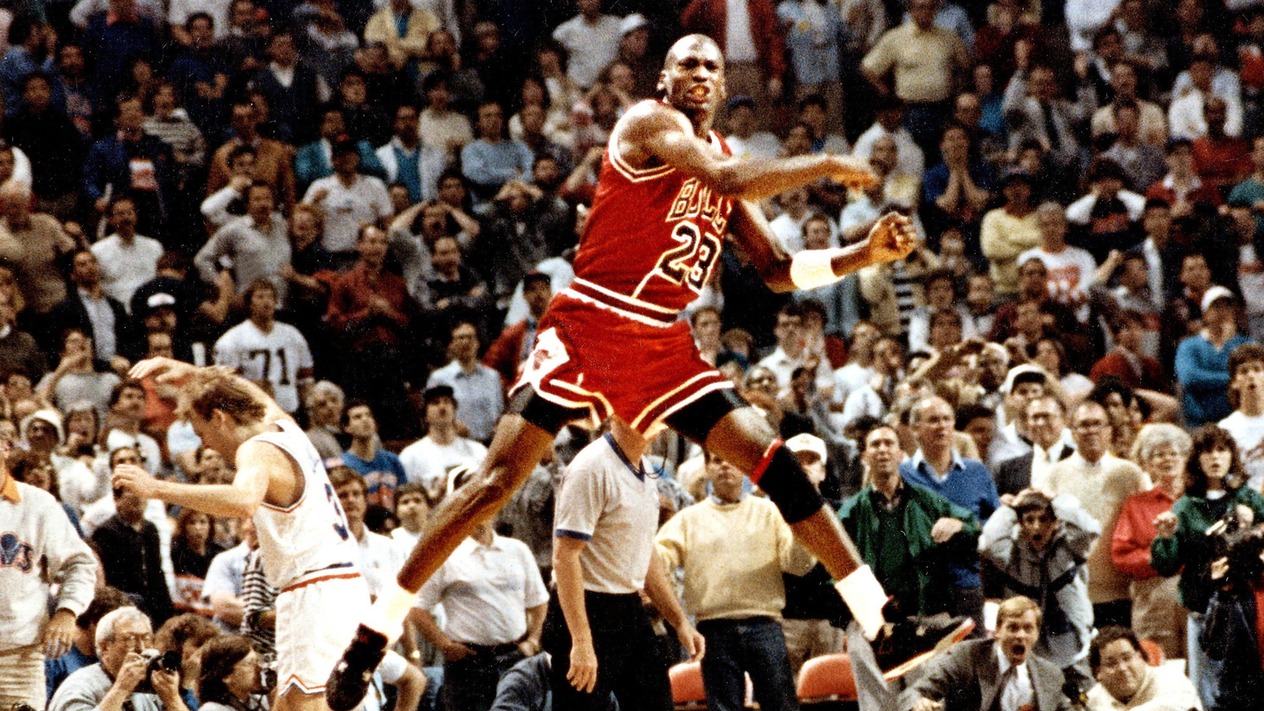 Nike hisseleri Michael Jordan'ın emekliliğinden bu yana en kötü yılına ilerliyor