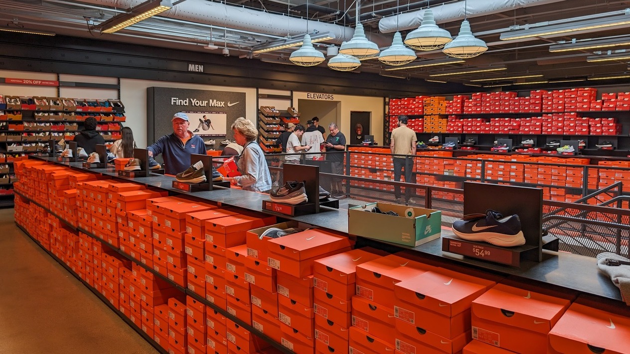 Nike’ın başarısız olan robotlarla üretim denemesi