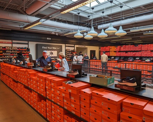 Nike’ın başarısız olan robotlarla üretim denemesi