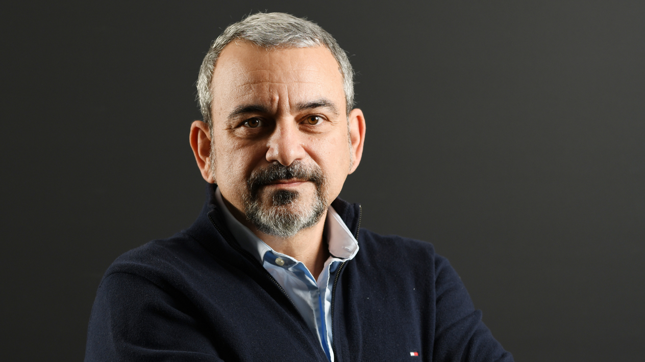 Ömer Atakan popüler kültürü alternatif evrenlerde yeniden kuruyor