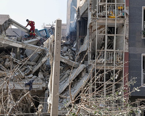 Ortadoğu'da çatışma derinleşiyor: İsrail ve İran'dan karşılıklı saldırılar