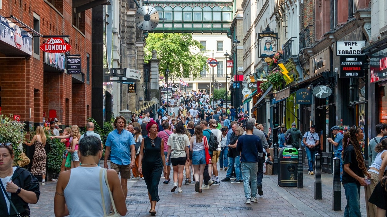 Ortadoğu parası İngiltere'deki servet kaosuna yaz molası verdi