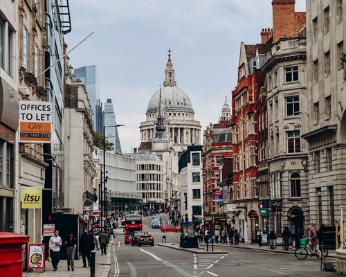 Ortadoğulu kraliyet ailelerinden Londra’da 680 milyon dolarlık yatırım