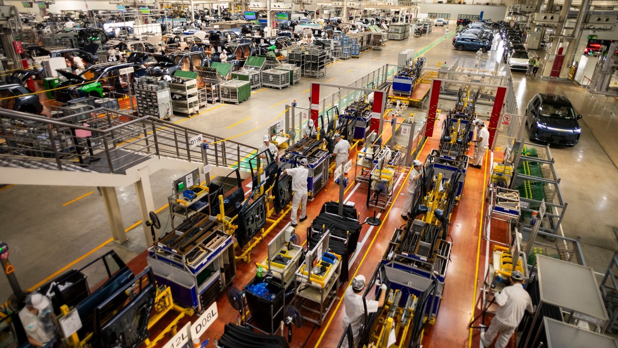 Otomobil devleri ayakta kalabilmek için Çin teknolojisine yöneliyor