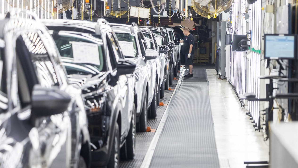 Otomotiv pazarı şubatta daraldı