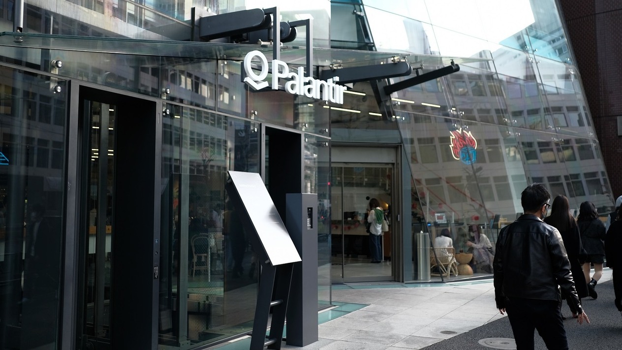 Palantir hisselerini nasıl yüzde 600 yükseltti?