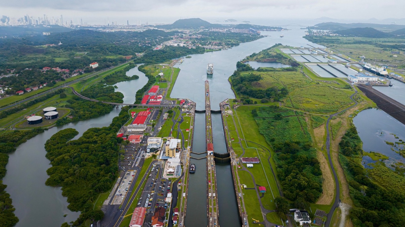 Panama Kanalı’nda geçiş ücretleri 2,5 katı aştı