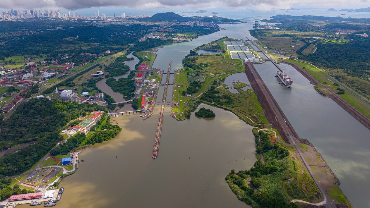 Panama Kanalı'nda gemi trafiği yüzde 50 arttı