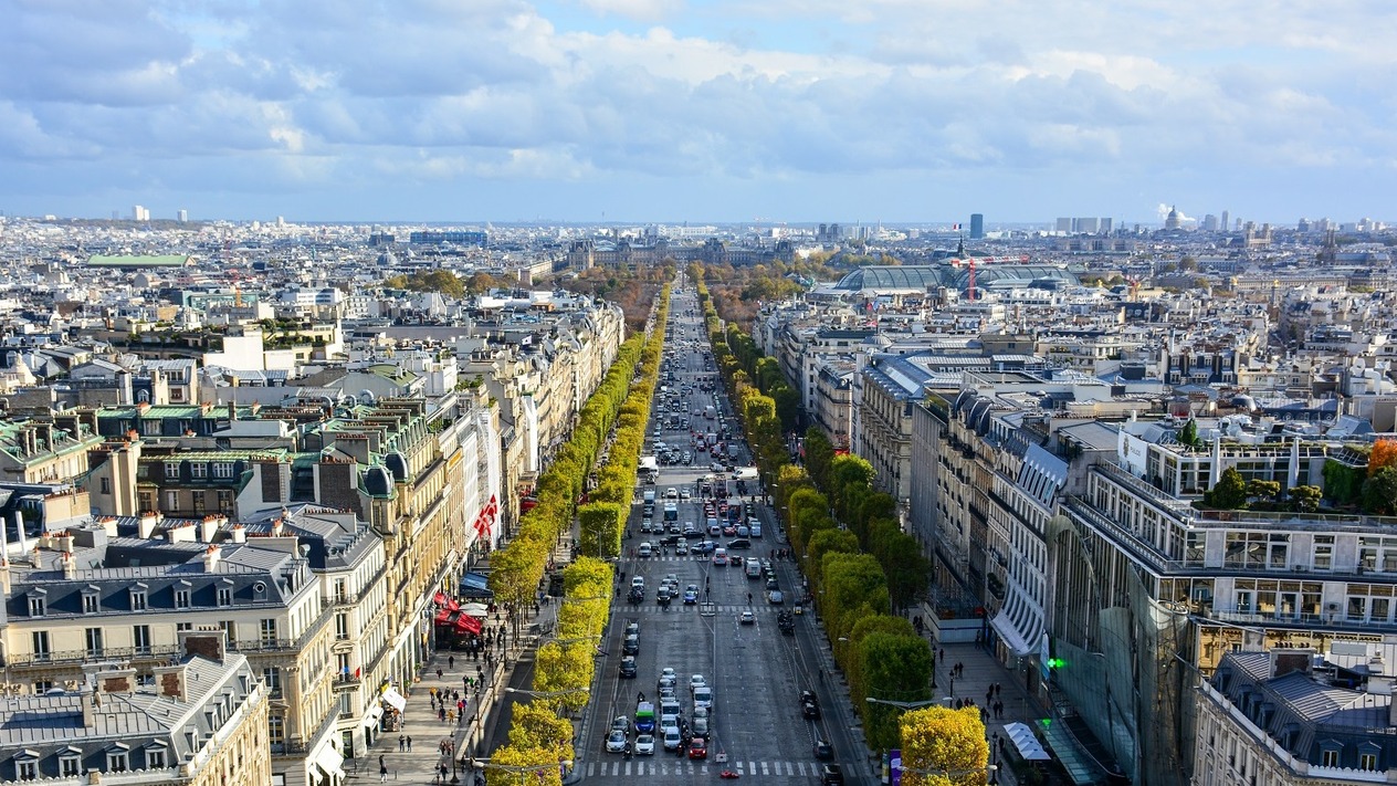 Paris'te Chanel, Dior ve daha fazlasını ucuza bulabileceğiniz beş mağaza